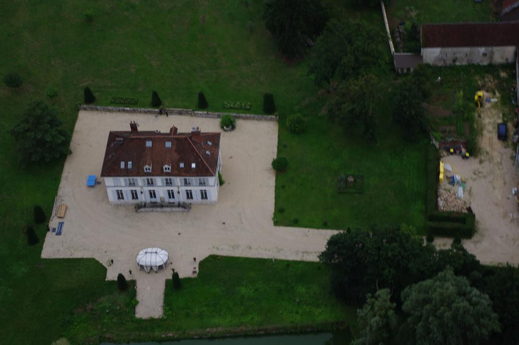 Chateau De Pommeuse Exterior photo