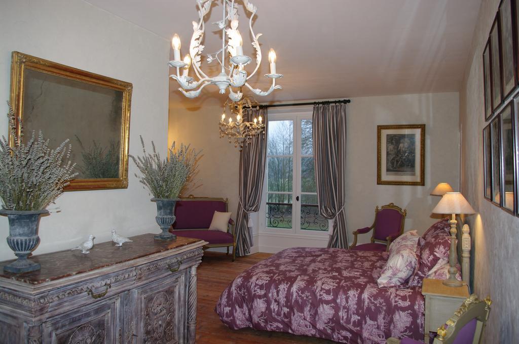 Chateau De Pommeuse Room photo
